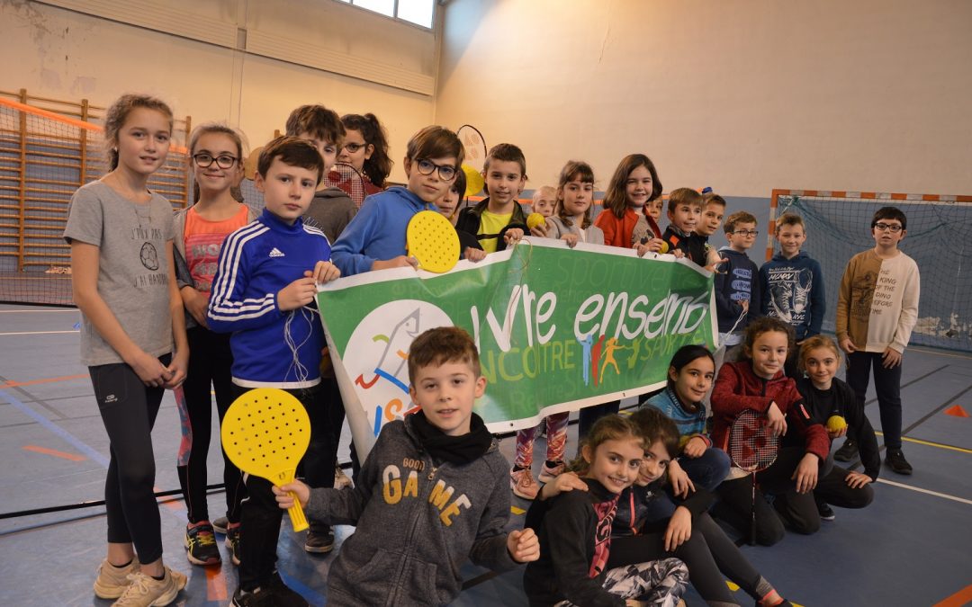 Congrès des enfants : les jeunes officiels de la Vienne maîtrisent le débat