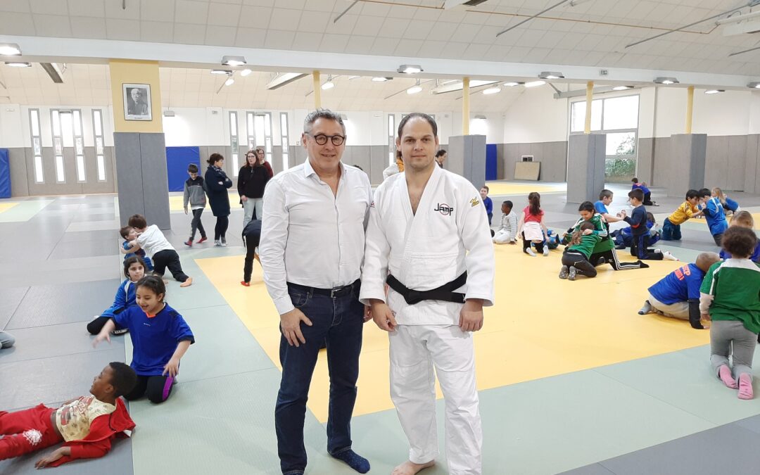 Gens de l’Usep : Thierry Dambrine déroule le tatami pour les scolaires